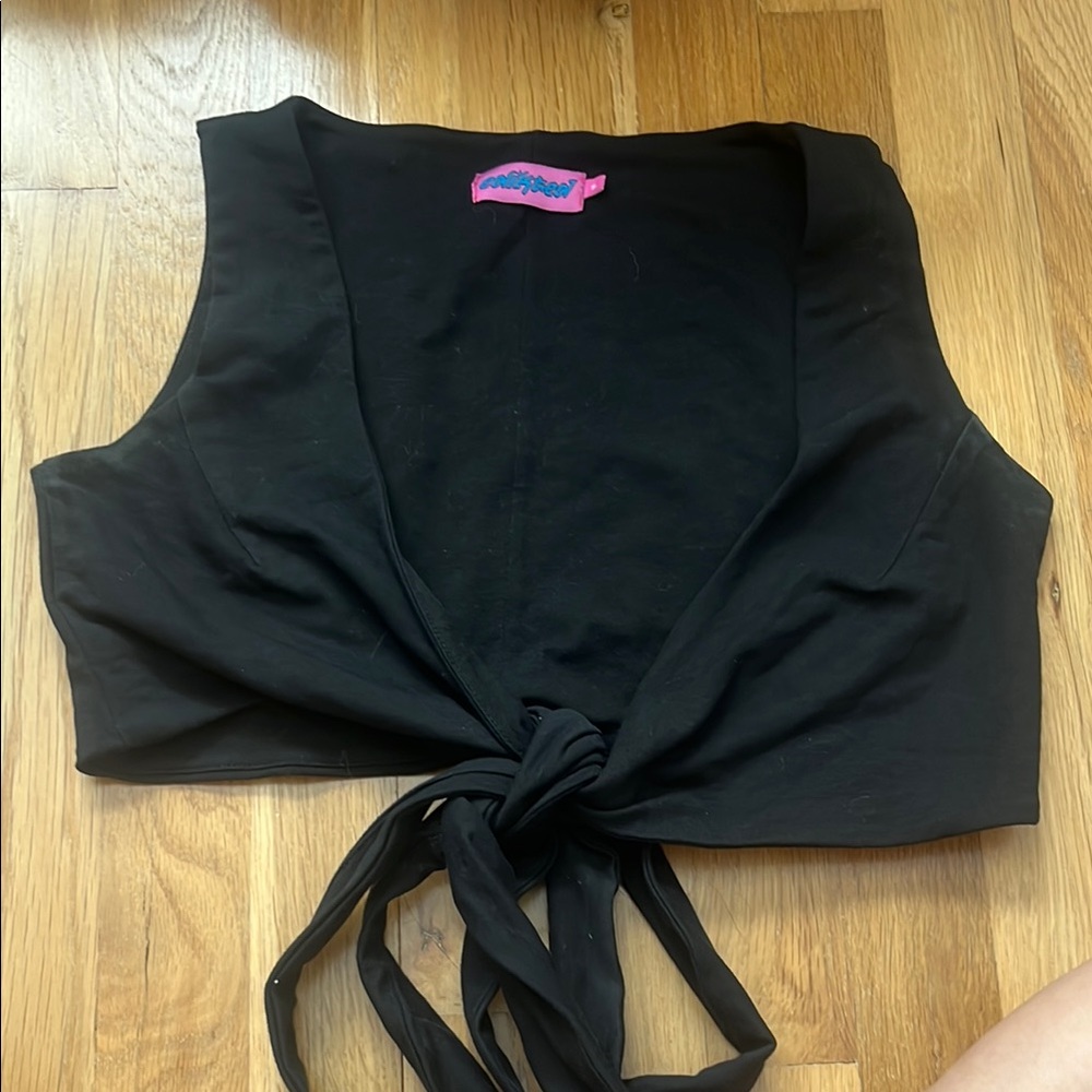 Edikted Black Tie-Front Crop Tank Top